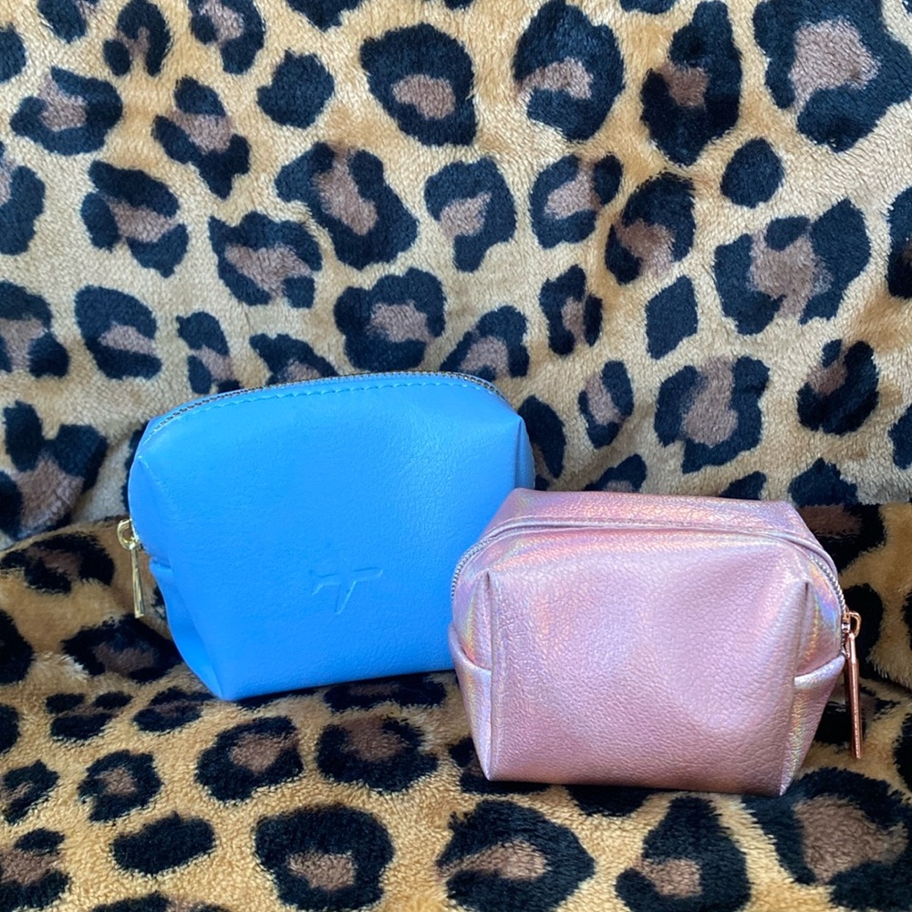 Pinch travel bag